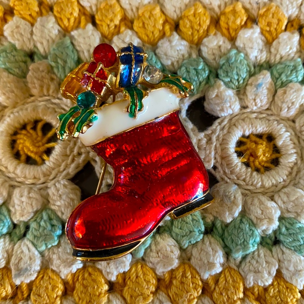 Christmas pin